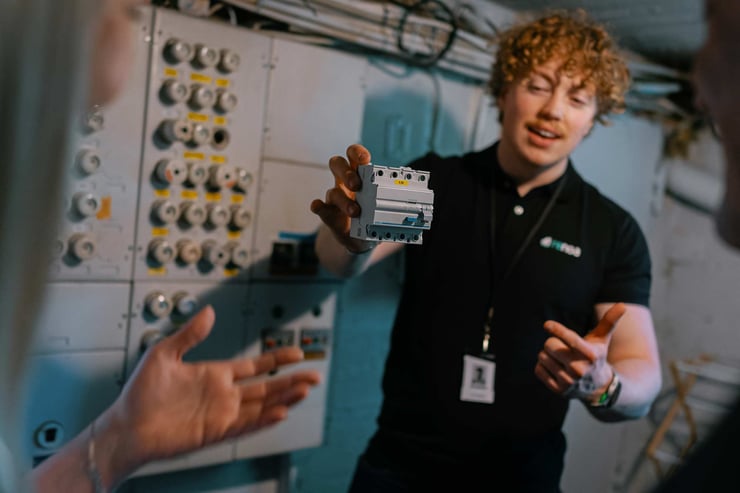 7-kysymystä-ja-vastausta-sähköremontista