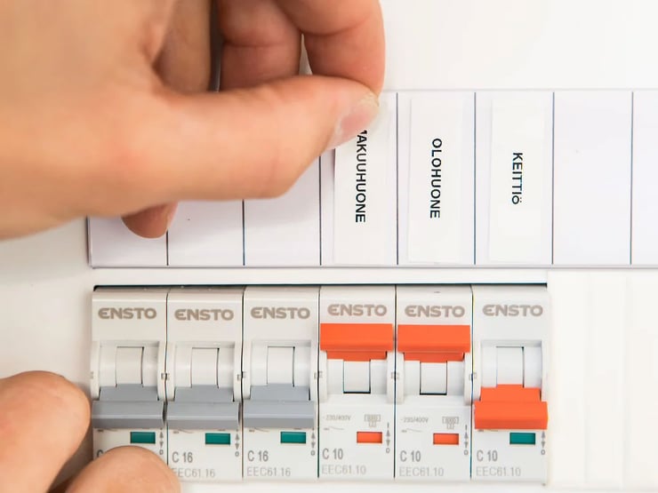 Sähköjärjestelmän tekninen käyttöikä - uusi sähkökeskus